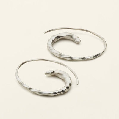 Flow small asymmetric hoops