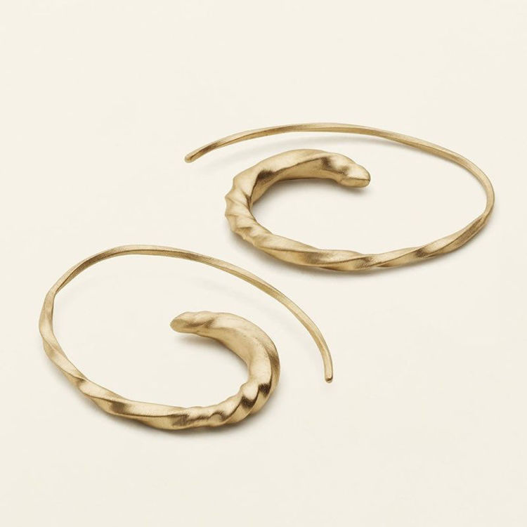 Flow small asymmetric earrings