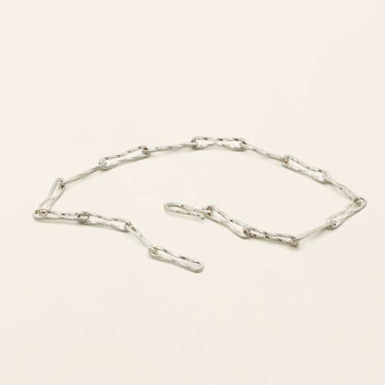 Marlene Juhl Jørgensen Flow thin silver matte bracelet. Matteret armbånd i sølv 600,- online hos Milium.