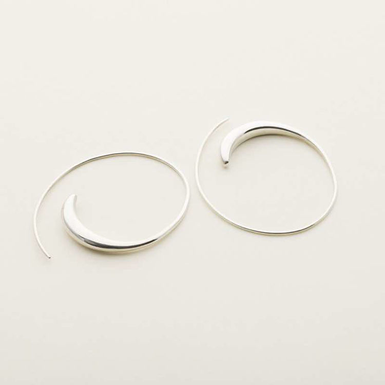 Small asymmetric hoops