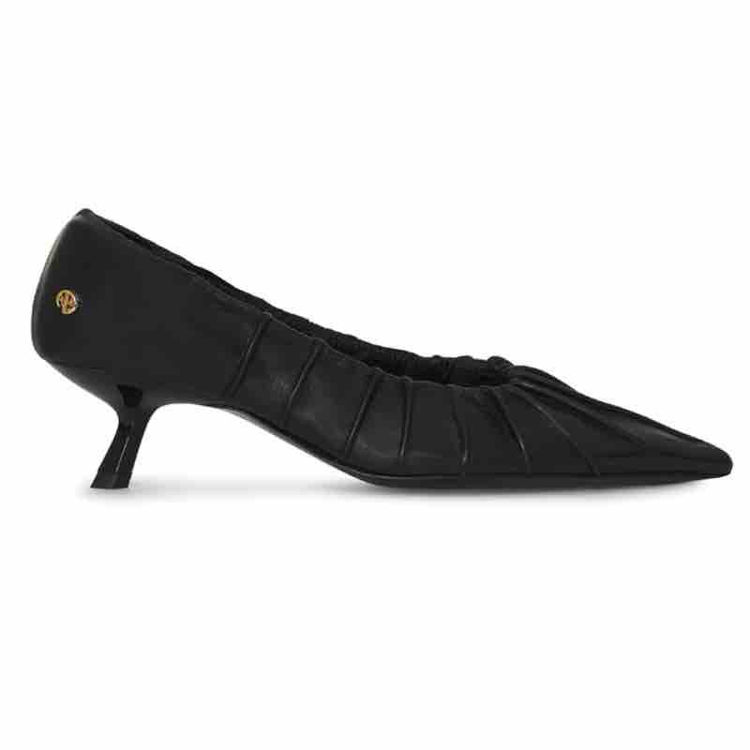 nadine pumps