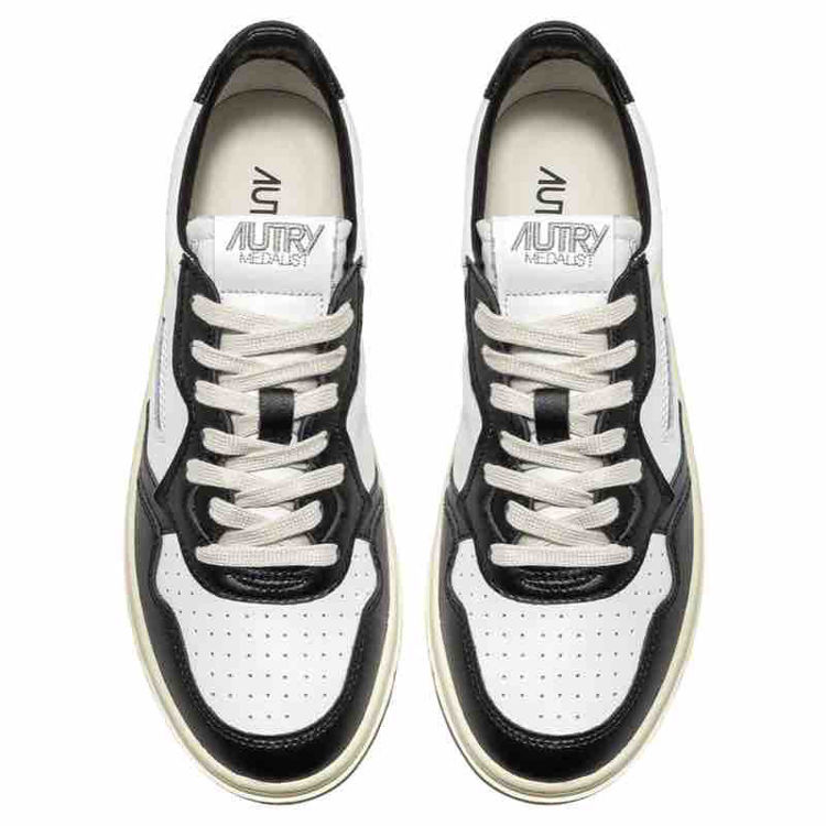 sneakers low